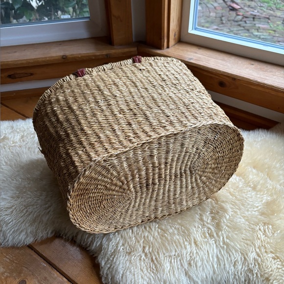 Vintage Woven Market Basket - Picture 4 of 6